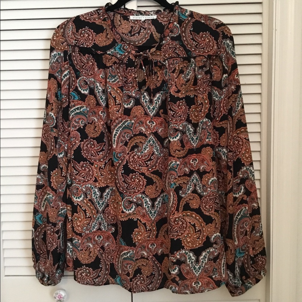 Violet + Claire Paisley Print Top